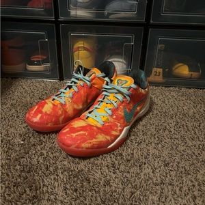 Kobe 8 All star Area 72 - size 12 great grip really good condition